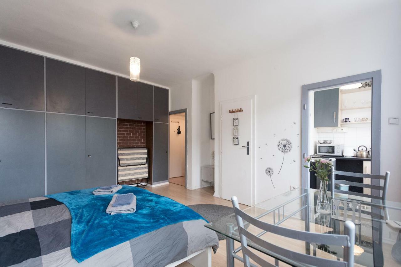 Cute Red Star Studio City Center Viena Exterior foto