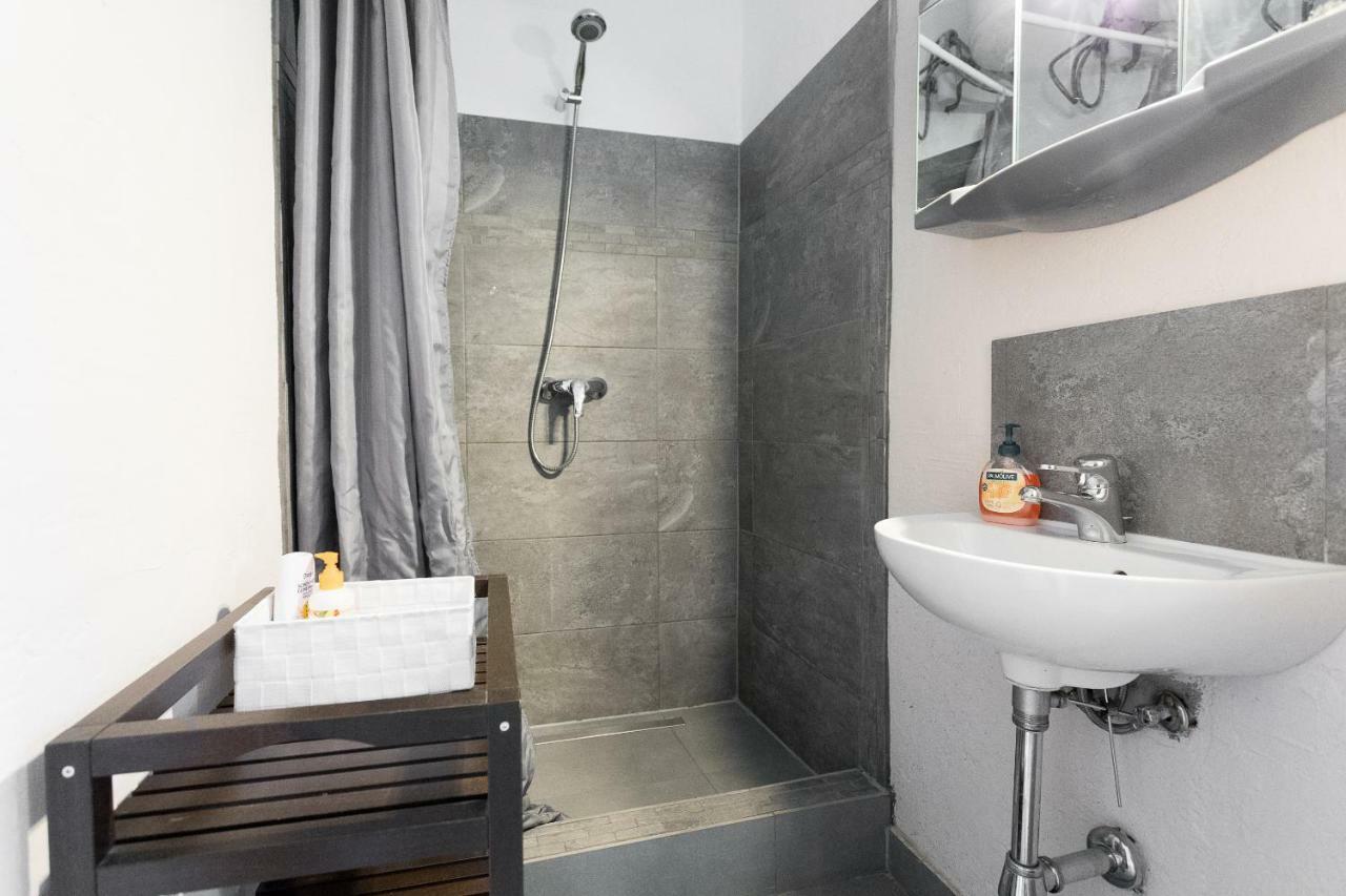 Cute Red Star Studio City Center Viena Exterior foto