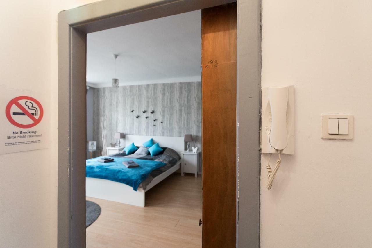 Cute Red Star Studio City Center Viena Exterior foto